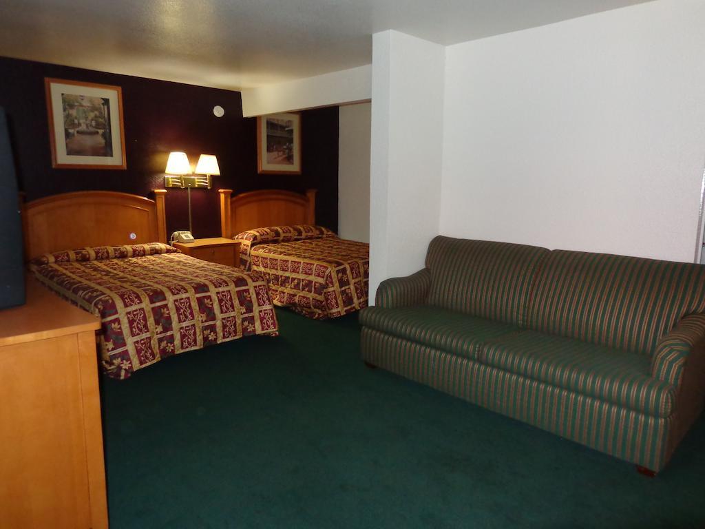 Knights Inn Phoenix At N Black Canyon Hwy Exteriér fotografie